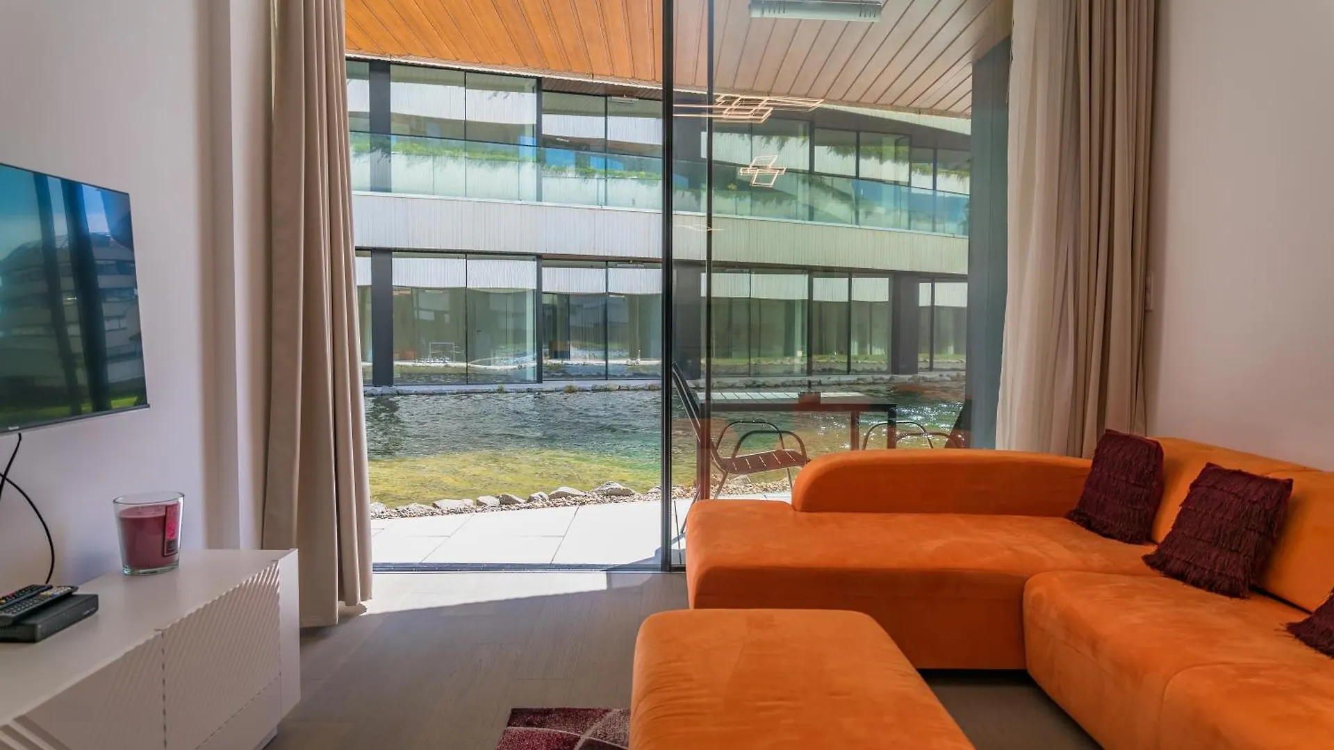 Cedrus Luxory Lake Szeged Apartment
